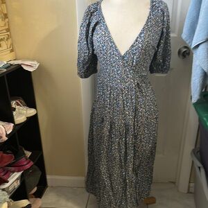 Old Navy Black and White Puff Sleeve Wrap Sundress